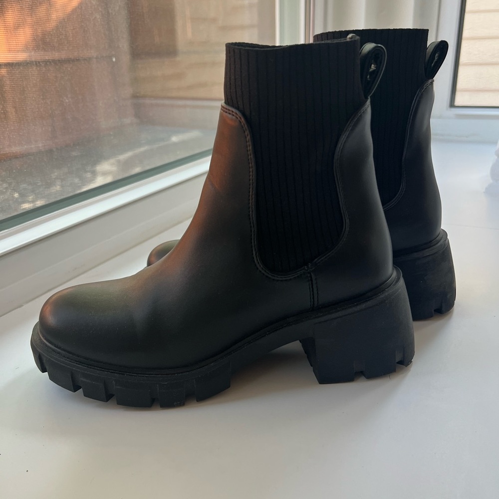 Steve Madden lugsole boots